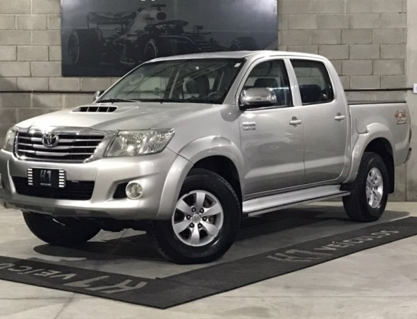 2012 Toyota Hilux – Manual do Proprietário