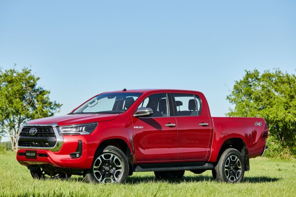 2022 Toyota Hilux – Manual do Proprietário