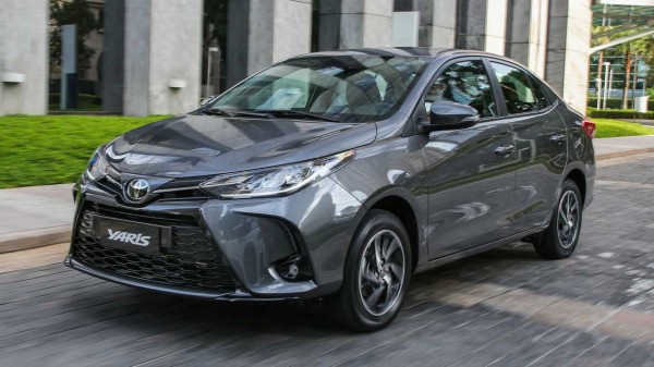 2023 Toyota Yaris – Manual do Proprietário